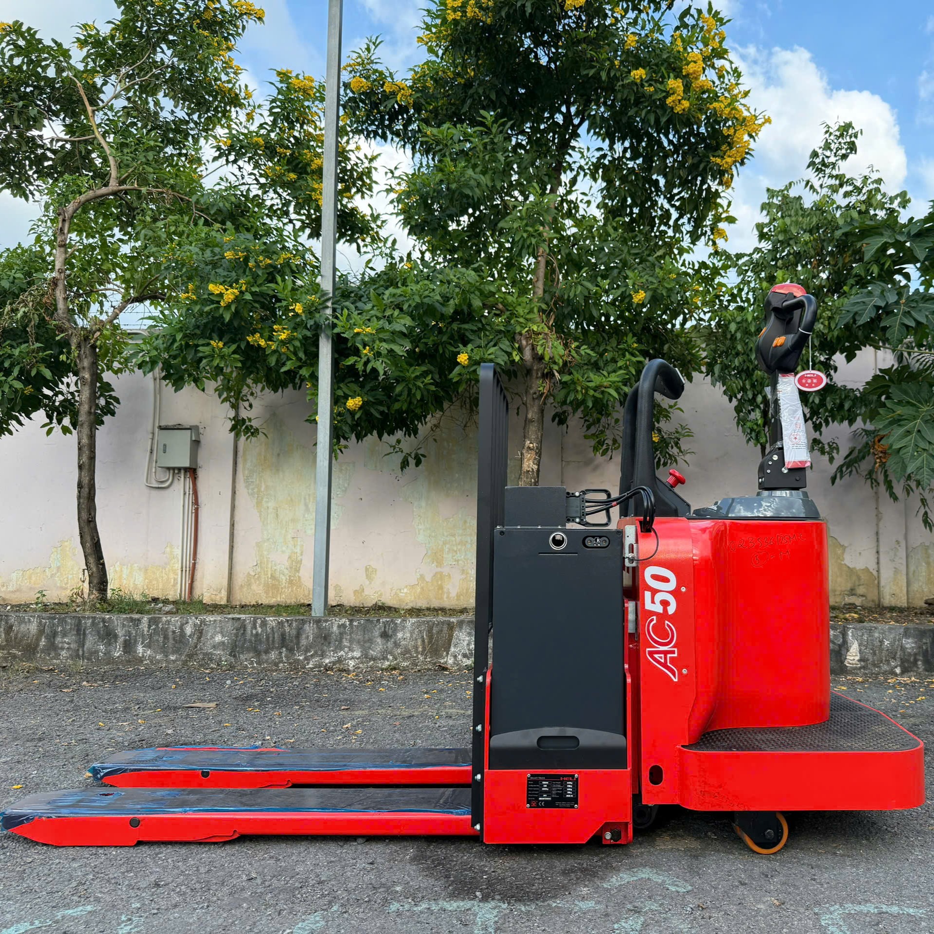 Xe nâng tay điện thấp HELI 5 tấn CBD50-520 - Ảnh 2